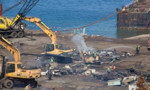 1800万买，拆完赚9000万！退役航母的“废铁”里藏着怎样的暴利？