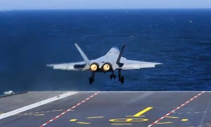 福建舰服役在即，美军准将泼冷水：福建舰斜角甲板夹角小，性能只有尼米兹级的60%