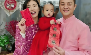 上午悲痛官宣离婚，晚上开心直播带货，李亚鹏来不及悲伤就去赚钱