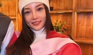44岁李小璐参加公开活动！怼脸拍真实状态曝光，网友态度两极分化