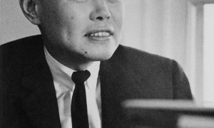 原创 
            103岁杨振宁去世，8月份露面已有征兆，自曝头晕供血不足！