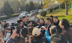 长治男子摔死咬人狗后“反杀”入侵住宅的狗主人案今开庭，律师将作无罪辩护