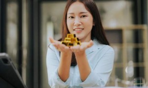 黄金刺客要失业了？“血脉觉醒”的这届年轻人，看金价走势都懵了